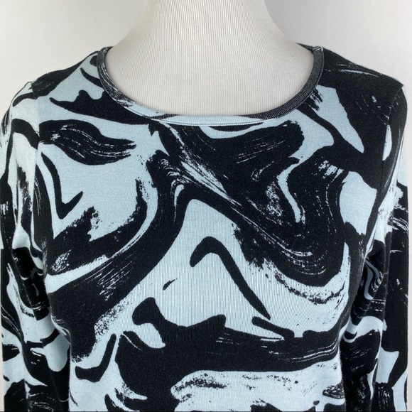 Avon Swirl‎ Print Crew Neck Tee Women's Medium Blue Black Cotton Long Sleeve - Picture 4 of 8